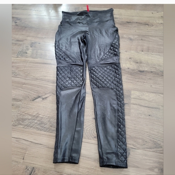 Spanx Quilted Moto Leggings Size medium - Picture 2 of 9